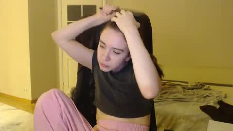 Snapshot of amoremeoww chatting on February 4, 4:15 am miss unforgettable online show from February 4, 4:15 am