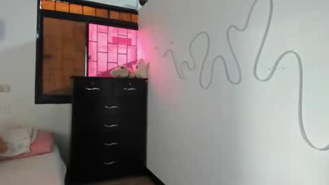 AmyEloise online show from November 13, 8:55 pm