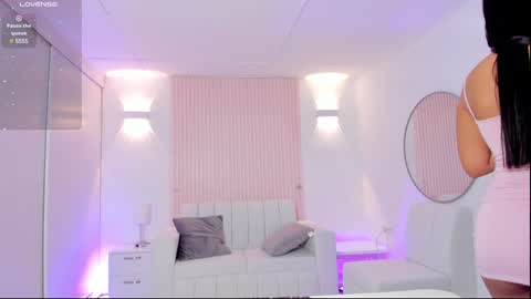 Emily online show from January 25, 1:52 pm