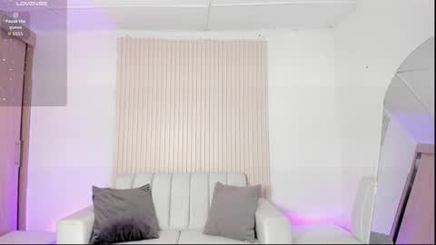 Emily online show from October 21, 3:38 pm