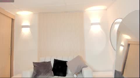 Emily online show from September 17, 2:53 pm