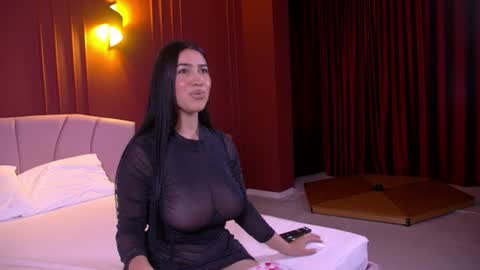 amy_sinn online show from June 21, 3:40 pm