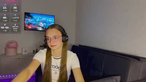 Amy online show from June 28, 6:15 pm