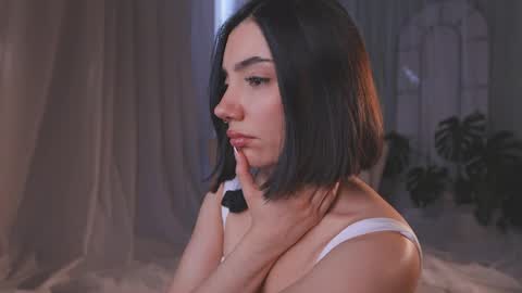 Amy Armstrong online show from April 4, 10:39 pm