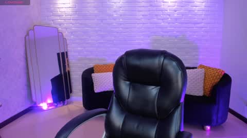 Amy  online show from December 27, 7:35 pm