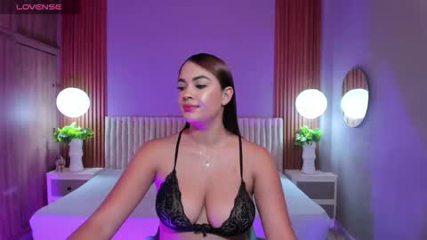 amyjohnsonn online show from March 13, 5:22 am