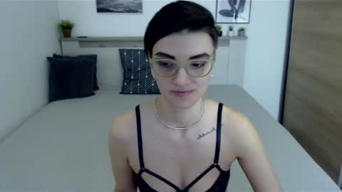 Snapshot of amylexy chatting on February 1, 4:33 pm Hi there guys  My pleasure in your hands  pvt is open online show from February 1, 4:33 pm