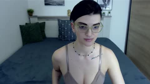 Snapshot of amylexy chatting on February 28, 10:17 pm Hi there guys  My pleasure in your hands  pvt is open online show from February 28, 10:17 pm