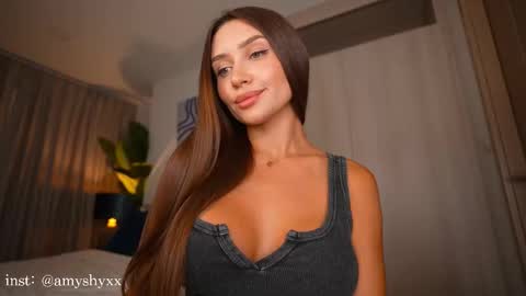 amylure online show from March 10, 1:48 pm