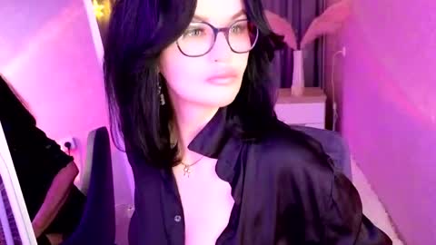 Christi online show from February 6, 2:37 pm