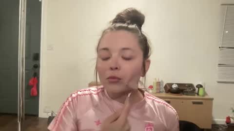 Amy Thrill online show from September 9, 5:18 am