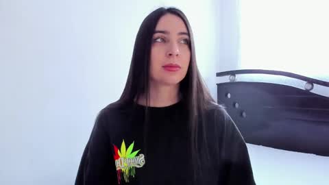 Snapshot of ana_castilo chatting on December 19, 11:39 am Ana  IG an castillo 1 online show from December 19, 11:39 am