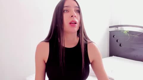 Snapshot of ana_castilo chatting on February 24, 2:04 pm Ana  IG an castillo 1 online show from February 24, 2:04 pm