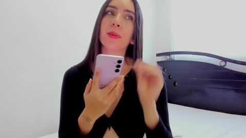 Snapshot of ana_castilo chatting on January 7, 11:48 am Ana  IG an castillo 1 online show from January 7, 11:48 am