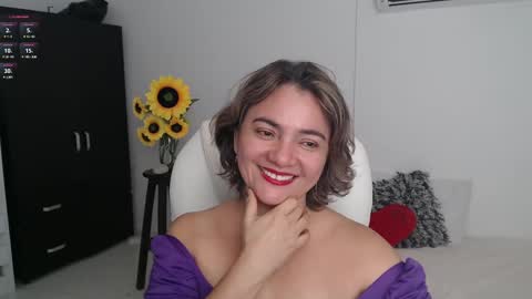 Snapshot of ana_hotmilfx chatting on March 7, 8:11 pm ANA online show from March 7, 8:11 pm