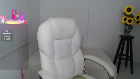 Snapshot of ana_hotmilfx chatting on October 15, 1:31 am ANA online show from October 15, 1:31 am