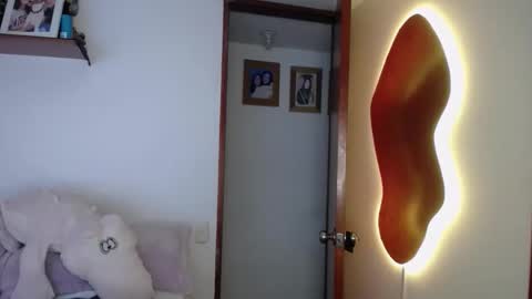 Ana online show from October 29, 9:33 am