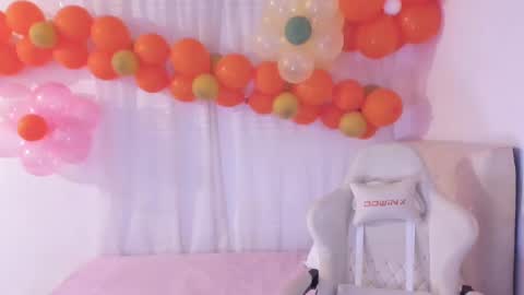 Im anna but you can call me as you want online show from March 3, 8:32 pm