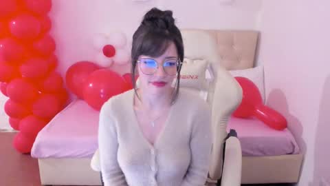 Im anna but you can call me as you want online show from March 19, 12:05 am