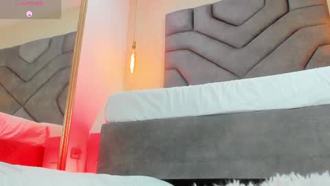 ana sophiia  online show from March 7, 1:29 pm