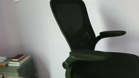 anabelucci_ online show from April 3, 3:41 pm