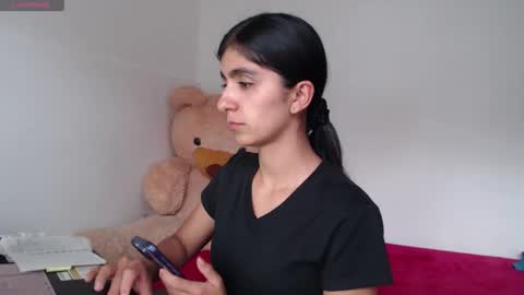 Anahi Browns online show from April 14, 6:55 pm