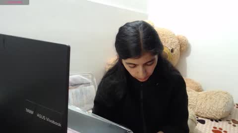 Anahi Browns online show from March 6, 9:58 pm