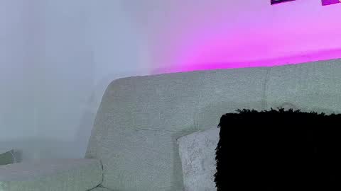 Anah online show from March 30, 2:28 pm