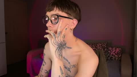 simon online show from September 8, 6:40 pm