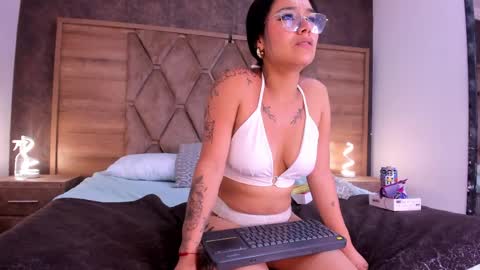 Im Sara  online show from May 15, 4:54 am