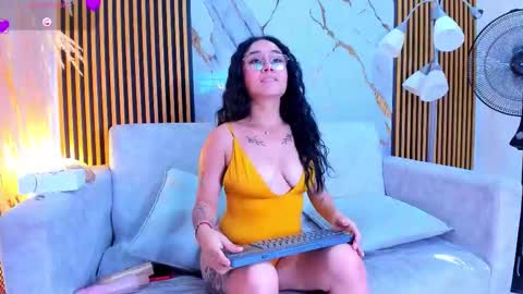 Im Sara  online show from March 1, 2:10 pm