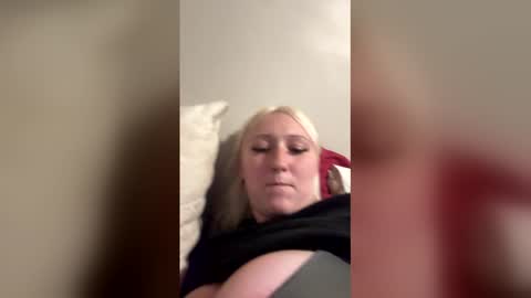 anamrelic165372 online show from May 30, 10:08 pm