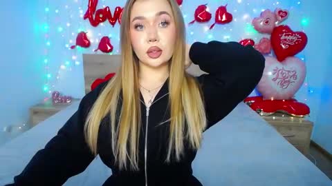 anastacyyellig online show from February 8, 5:40 am