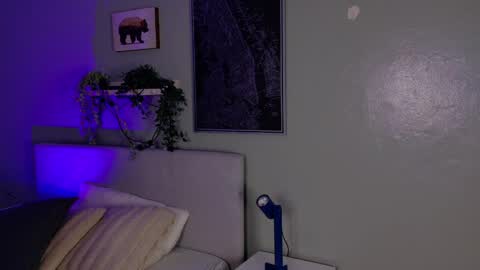 Kendra  online show from April 10, 10:20 am