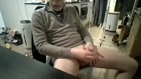 Snapshot of andre7760 chatting on March 6, 2:29 pm my skyp       ericson1976 online show from March 6, 2:29 pm