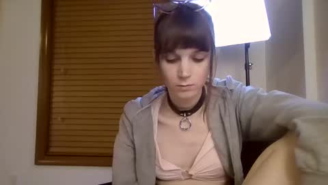 andrea online show from December 2, 3:08 am