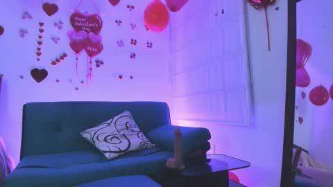 Snapshot of andrea_guz chatting on September 22, 10:47 pm ANDREA IM INDEPENDENT MODEL online show from September 22, 10:47 pm