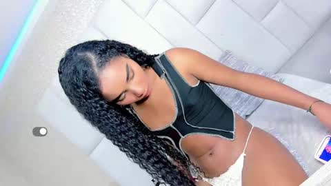 andreayano online show from November 21, 6:00 am