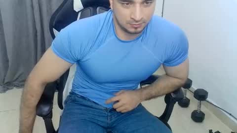 andres180950734 online show from November 25, 11:25 pm