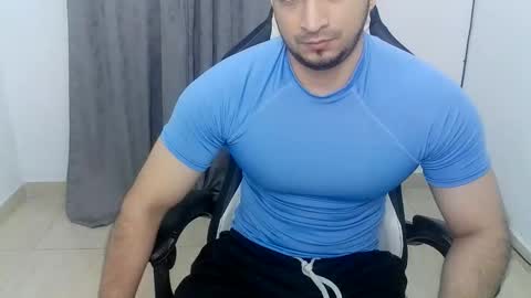 Snapshot of andres180950734 chatting on October 21, 11:37 am andres180950734 online show from October 21, 11:37 am