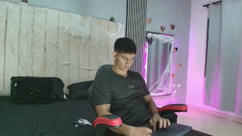 Snapshot of andres_stud chatting on October 12, 4:49 am andres_stud online show from October 12, 4:49 am