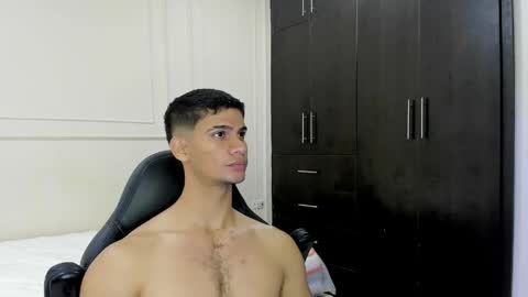 andres_stud online show from May 7, 4:30 am