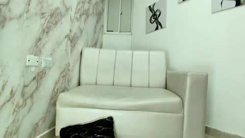 andres_stud online show from November 15, 6:37 am