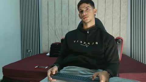 Snapshot of andres_stud777 chatting on September 29, 4:22 am ANDRES online show from September 29, 4:22 am