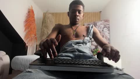 andrespalacios_ online show from January 19, 4:11 am