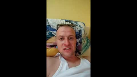 andrew3356577 online show from May 31, 6:09 pm