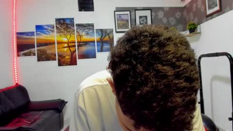 andrew_2811 online show from November 10, 6:16 am