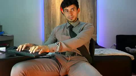 Andrew online show from October 25, 4:35 am