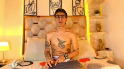 andrew_haalls online show from November 13, 8:55 pm