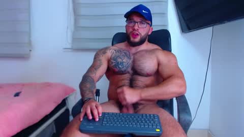 andrew_holden__ online show from January 30, 11:45 pm